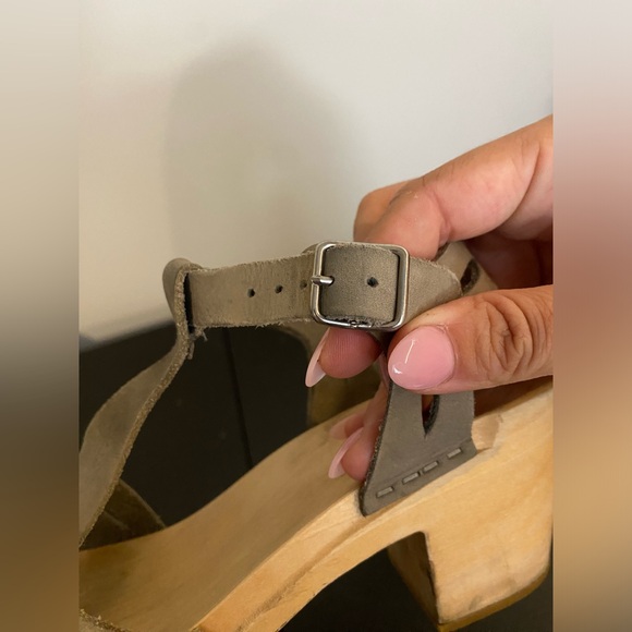 Swedish Hasbeens Mary Jane lacy clogs size 8 with wooden sole and buckle closure - Picture 15 of 15